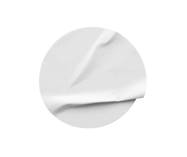 Beyaz arkaplanda izole edilmiş boş beyaz yuvarlak kağıt etiketi