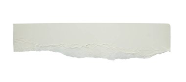 Beyaz yırtılmış kağıt kenarları beyaz arkaplanda izole edilmiş.