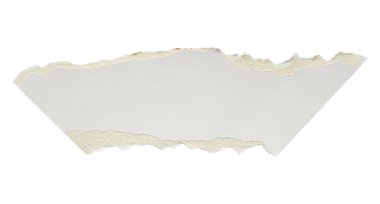 Beyaz yırtılmış kağıt kenarları beyaz arkaplanda izole edilmiş.