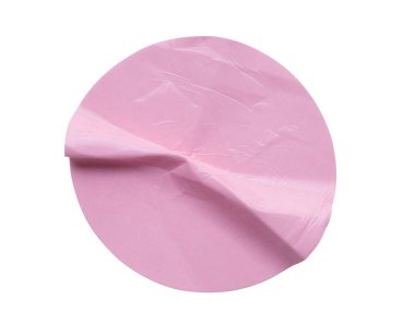 Beyaz arkaplanda izole edilmiş boş pembe yuvarlak yapıştırıcı etiketi