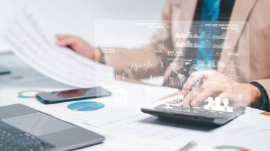 Finans müdürü, yatırımcı, kar analisti ve muhasebe ile birlikte, bankacılık ve finans dünyasının dinamik dünyasında bilgilendirilmiş iş kararları almak için titizlikle hesaplanmış ve analiz edilmiş finansal veriler.