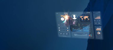 Geliştirici, hataları, ekonomik yazılım sistemini, modernize edilmiş işlem süreçlerini, desteklenen satışları, etkili karar vermek için ortak ekranda analiz edilmeleri için finans, ticaret departmanlarıyla işbirliği yaptı.