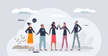 Çeşitli ve çok kültürlü küçük insan konseptine sahip topluluk kalabalığı. Sosyal takım çalışması ve dayanışma için ortaklık ve kültürel bağlayıcı vektör çizimi. Tüm toplum için eşitlik ve barış.