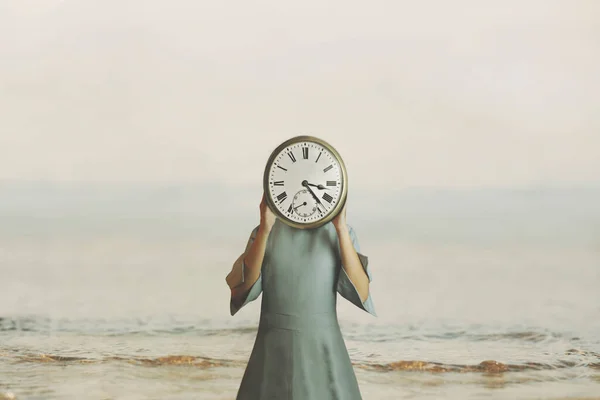 Mulher Surreal Com Relógio Lugar Rosto Verifica Tempo Passar — Fotografia de Stock