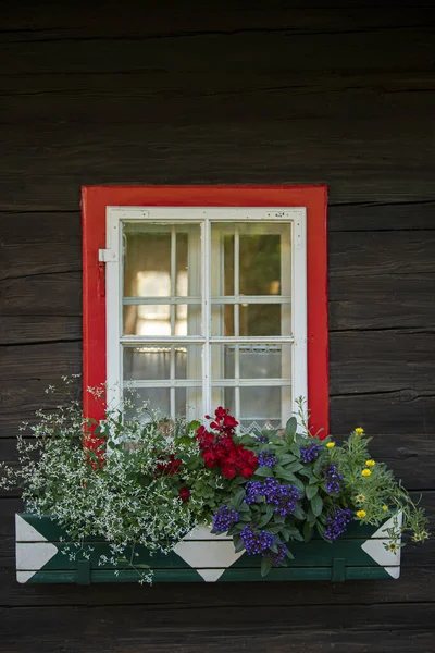 Altes Holzfenster Einem Steirischen Bauernhaus — Stockfoto