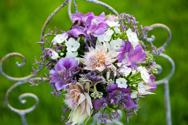 Buket Bunga Berwarna Dengan Protea Taman — Stok Foto