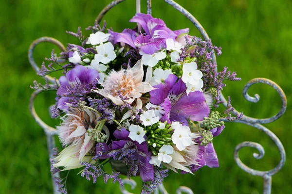 Buket Bunga Berwarna Dengan Protea Taman — Stok Foto