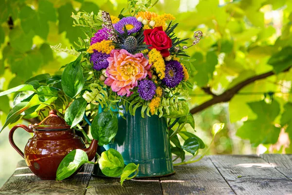 Autumn Flower Bouquet Dahlia Enamel Teapot — Stock Photo, Image