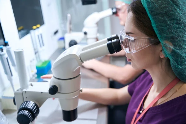 Laboratories Workplace Look Microscopes Examine Laboratory Material — Stock fotografie