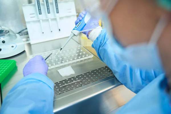 Hematologist Works Testing Unit Diagnostic Laboratory Hematological Centrifuge Table — Stock fotografie