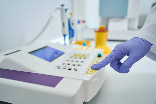 Laboratory Employee Starts Coagulometer Device Designed Determine Activity Blood Coagulation — Stok fotoğraf
