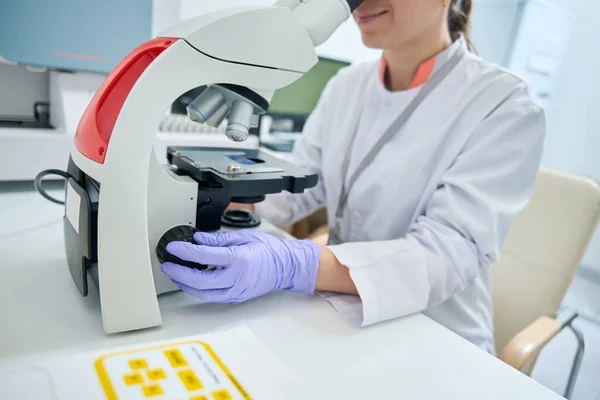 Geneticist Examines Microscope Sample Biomaterial Dna Test Woman Works Sterile — Stock fotografie