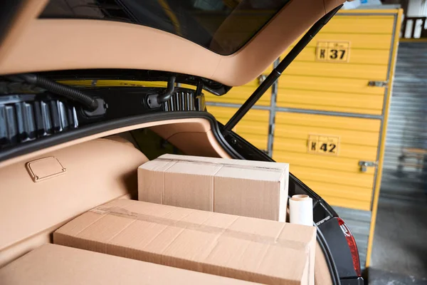 Close Photo Boxes Loaded Trunk Car Storage — Stock Photo, Image