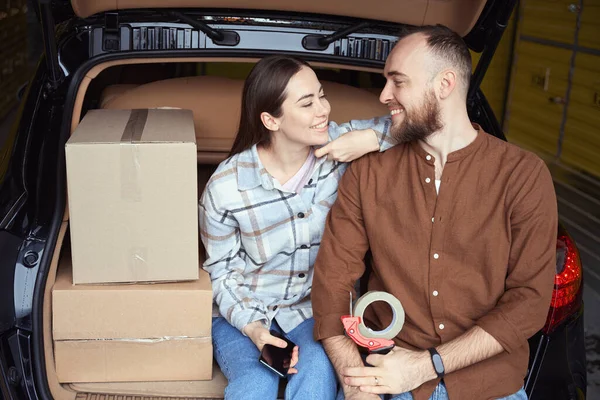 Grown Contented Man Woman Sitting Trunk Car Boxes — Stock Photo, Image