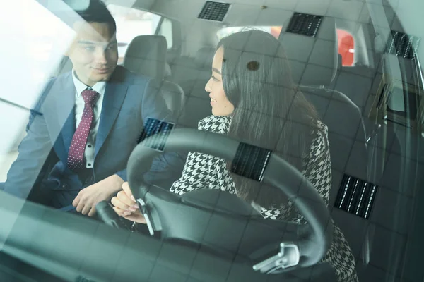 Young Man Asian Woman Communicate Car Man Passenger Seat — Stock Photo, Image