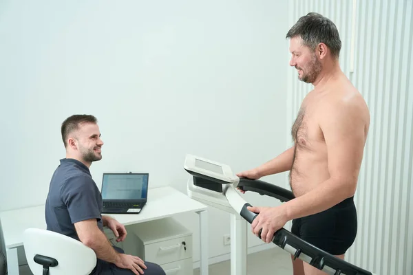 Man Naked Torso Diagnostic Procedure Measuring Body Composition Next Medical — Stock Photo, Image
