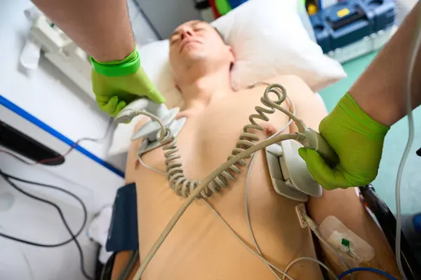 Paramedic Resuscitates Young Man Ambulance Uses Defibrillator — Stock Photo, Image