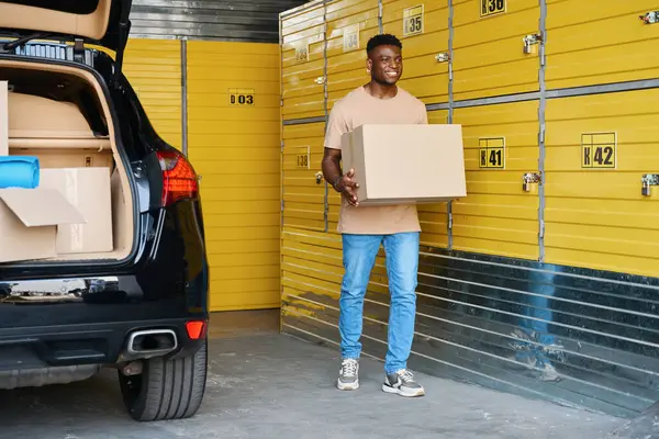 Guy Transfers Cardboard Box Things Car Cell Brought Things Storage — Stock Photo, Image