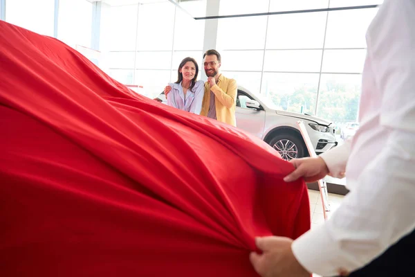 Manager Removes Red Cover Car Husband Has Prepared Surprise His — Stock Photo, Image