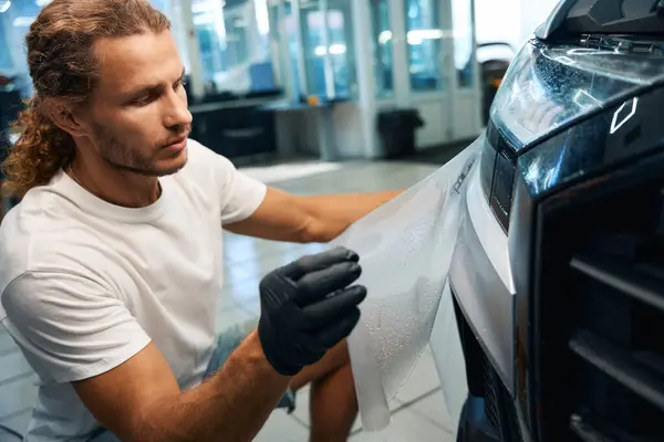 Specialist Applies Gravel Film Car Body Works Car Repair Shop — Stock Photo, Image