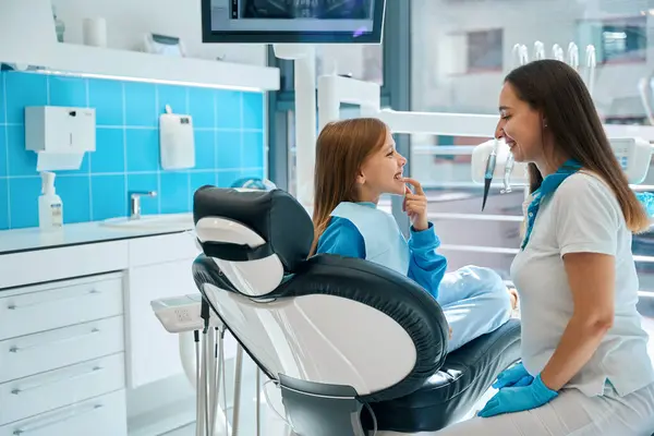 Girl Shows Woman Dentist Her Problematic Tooth Doctor Uniform Protective — Stock Photo, Image