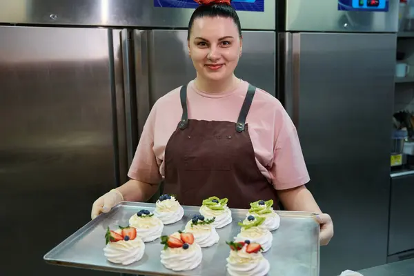 Attractive Smiling Woman Confectioner Holding Tray Crispy Tasty Mini Pavlova — Stock Photo, Image