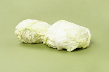 Yeşil arka planda yeşil lahana