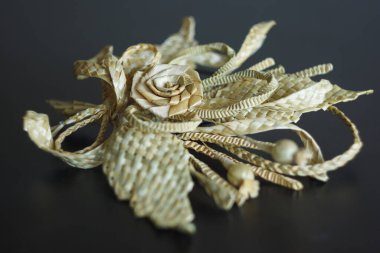 Saman süslemesi. Çiçekli dal. Dekorasyon. Parça