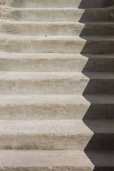 계단에 기둥의 그림자 추상적 — 스톡 사진