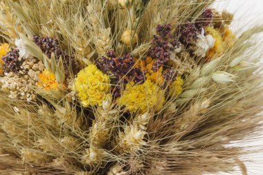 Didukh. Parça yakın çekim. Ukrayna Noel süsü ve geleneksel sembol. Farklı mısır gevreği ve çiçeklerden yapılmıştır..