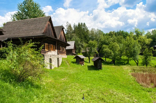 Old Wooden Houses Meadow Small Mountain Village Roznov Czech Republic — Stock Photo, Image