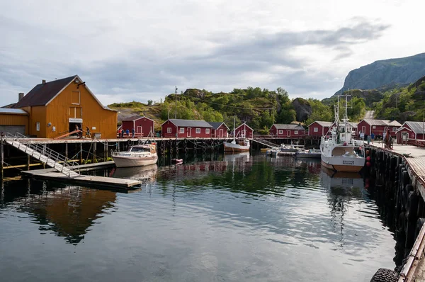 Μικρό Ψαροχώρι Του Nusfjord Ξύλινα Σπίτια Στο Lofoten Νορβηγία — Φωτογραφία Αρχείου
