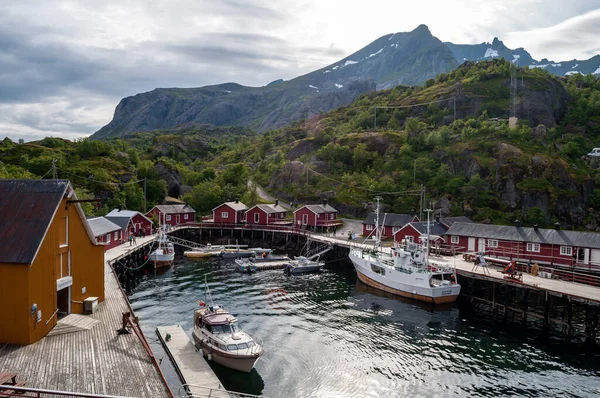 Μικρό Ψαροχώρι Του Nusfjord Ξύλινα Σπίτια Στο Lofoten Νορβηγία — Φωτογραφία Αρχείου