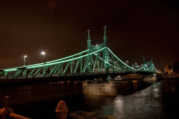 Мост Свободы Будапеште Венгрия Старый Зеленый Стальной Мост Через Реку — стоковое фото