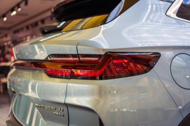 Brno, Çek Cumhuriyeti - 20 Haziran 2025: Çinli otomobil üreticisi BYD 'nin modern elektrikli arabasının arka lambalarının ayrıntıları.