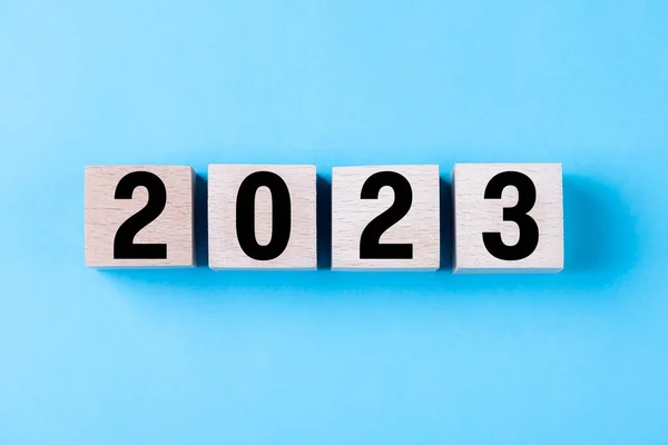 2023 Anul Nou Fericit Blocul Cub Din Lemn 2023 Masă — Fotografie, imagine de stoc