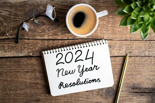 Novoroční Usnesení 2024 Stole 2024 Seznam Cílů Notebookem Šálkem Kávy Stock Snímky