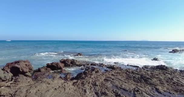 Video Pan Πάνω Από Βραχώδη Ακτή Στο Εθνικό Πάρκο Los — Αρχείο Βίντεο