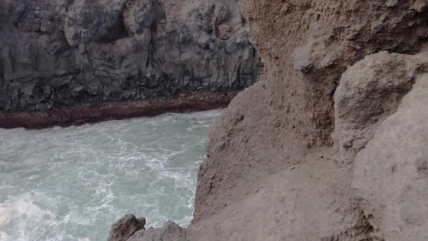 Video Surf Los Hervideros Viewpoint Lanzarote Daytime — Stock Video