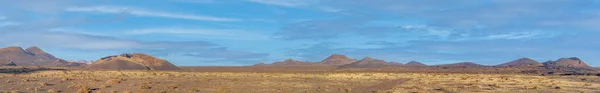 Vista Panorámica Del Estéril Parque Nacional Timanfaya Lanzarote Durante Día —  Fotos de Stock
