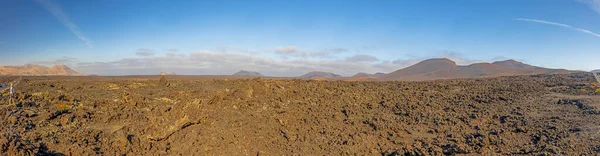 Panoramautsikt Över Den Karga Vulkaniska Nationalparken Timanfaya Lanzarote Dagtid — Stockfoto