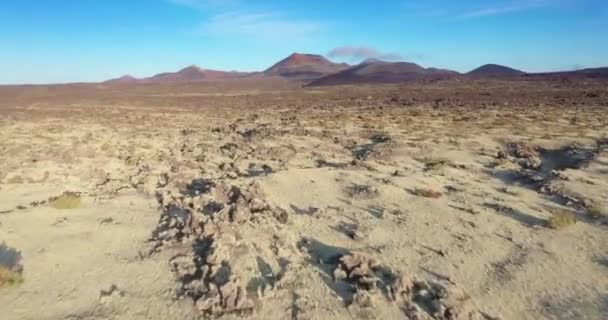Drone Video Nad Jałowym Wulkanicznym Parkiem Narodowym Timanfaya Lanzarote Wschodzie — Wideo stockowe