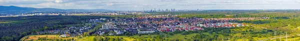 Panorama Drona Obrzeżach Frankfurtu Miasta Moerfelden Walldorf Lotniska Ciągu Dnia — Zdjęcie stockowe