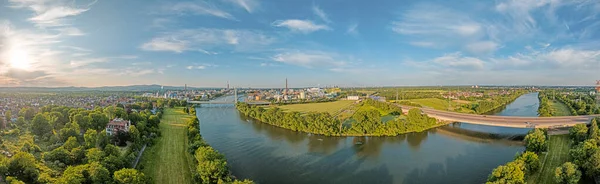Panorama Drona Nad Rzeką Main Pobliżu Frankfurtu Hoechst Świetle Wieczornym — Zdjęcie stockowe