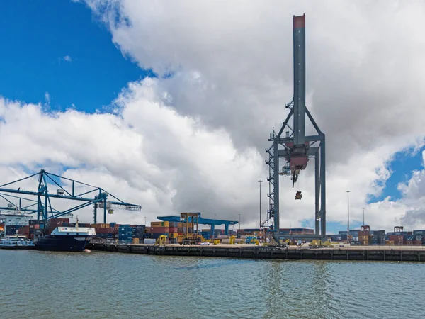 Imagen Panorámica Del Puerto Rotterdam Con Barcos Transporte Durante Día — Foto de Stock
