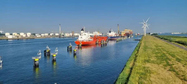 Zdjęcie Panoramiczne Portu Rotterdam Statkami Transportowymi Ciągu Dnia — Zdjęcie stockowe