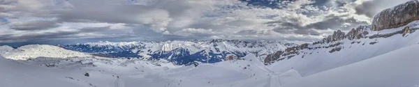 Panoramiczny Obraz Stoków Narciarskich Ośrodku Narciarskim Ifen Dolinie Kleinwalsertal Austrii — Zdjęcie stockowe