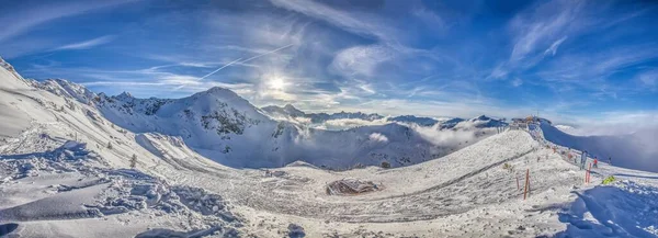 Avusturya Kleinwalsertal Vadisi Ndeki Kanzelwand Kayak Merkezindeki Kayak Pistinin Panoramik — Stok fotoğraf