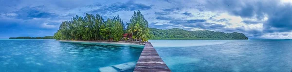 Gün Batımında Palau Daki Sazan Adası Iskelesinin Panoramik Manzarası — Stok fotoğraf