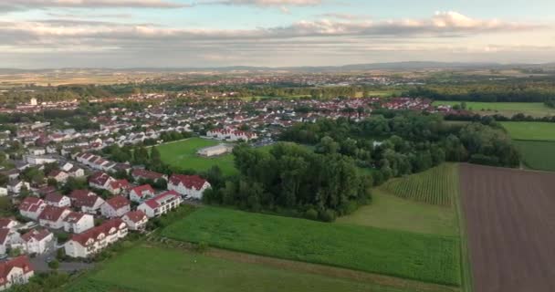 Drone Panning Het Kleine Stadje Dieburg Buurt Van Darmstadt Zuid — Stockvideo